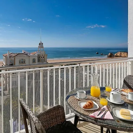 O Mar,o Sol,a Tranquilidade E A Seguranca De Um Lugar