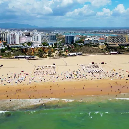 O Mar,o Sol,a Tranquilidade E A Seguranca De Um Lugar