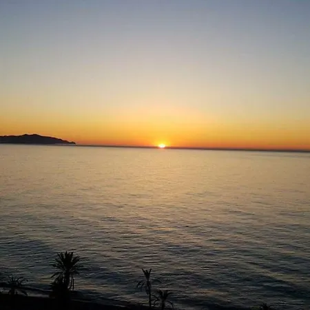 O Mar,o Sol,a Tranquilidade E A Seguranca De Um Lugar Apartamento