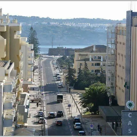 O Mar,o Sol,a Tranquilidade E A Seguranca De Um Lugar *