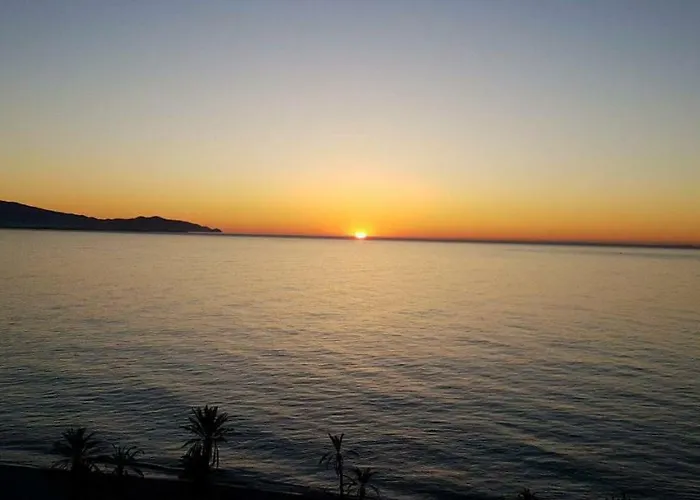O Mar,o Sol,a Tranquilidade E A Seguranca De Um Lugar Daire