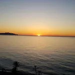 O Mar,o Sol,a Tranquilidade E A Seguranca De Um Lugar Apartman