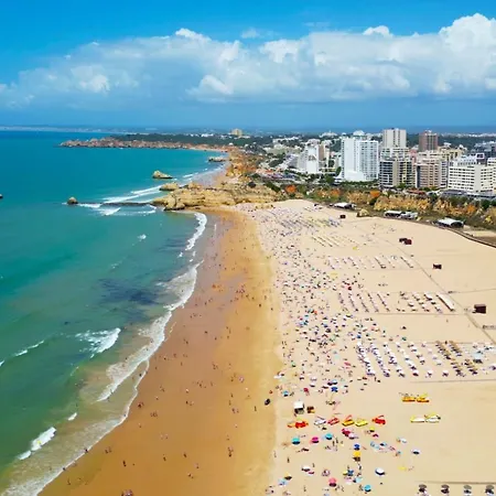 O Mar,o Sol,a Tranquilidade E A Seguranca De Um Lugar