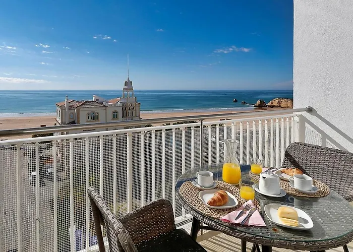 O Mar,o Sol,a Tranquilidade E A Seguranca De Um Lugar