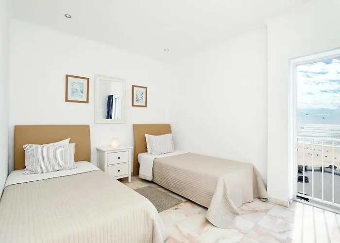 O Mar,o Sol,a Tranquilidade E A Seguranca De Um Lugar * بورتيماو